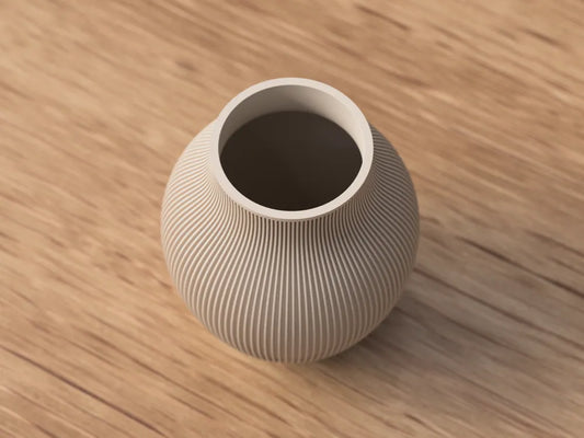 Nordic Line vase af NorthLayer, dekorativ vase i moderne design med glat overflade og elegante linjer.