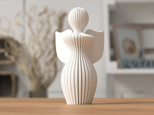 Dekorativ englefigur fra NorthLayer, Guardian Angel med detaljeret design, perfekt til hjemmedekoration og spiritualitet.