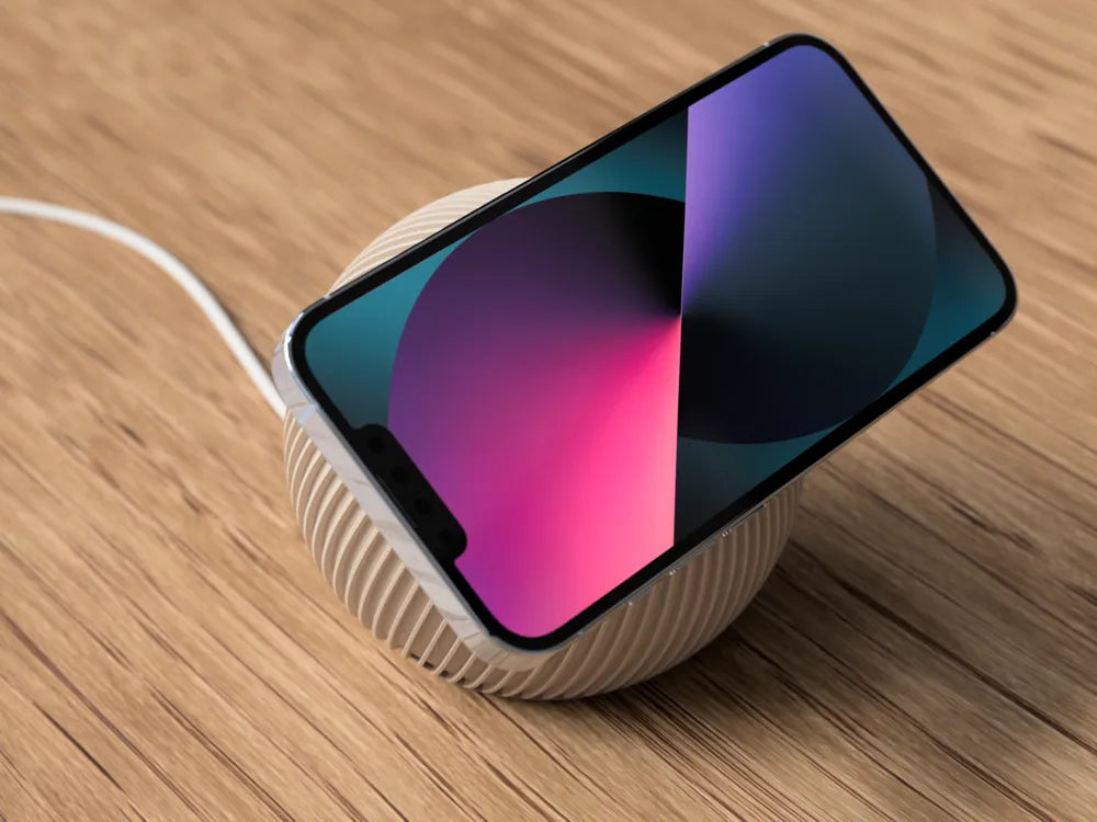 Nordic MagSafe-stand fra NorthLayer, trådløs opladerholder med magnetisk fastgørelse til iPhone.