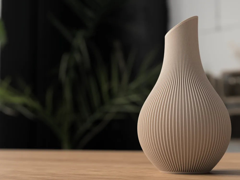 Nordic Flow™ dekorativ vase fra NorthLayer i elegant design med glat overflade og moderne stil, perfekt til blomsterdekoration.