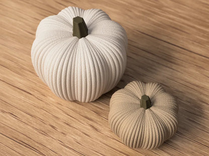 Nordic Pumpkin dekorativt græskar fra NorthLayer, med orange skind og naturlig tekstur, perfekt til efterårsdekoration.
