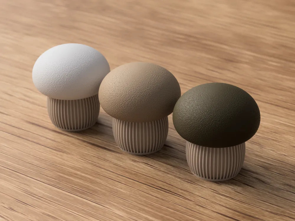 Nordic Shroom™ dekorativ svamp fra NorthLayer med realistisk tekstur og naturlig farve, perfekt til boligindretning.